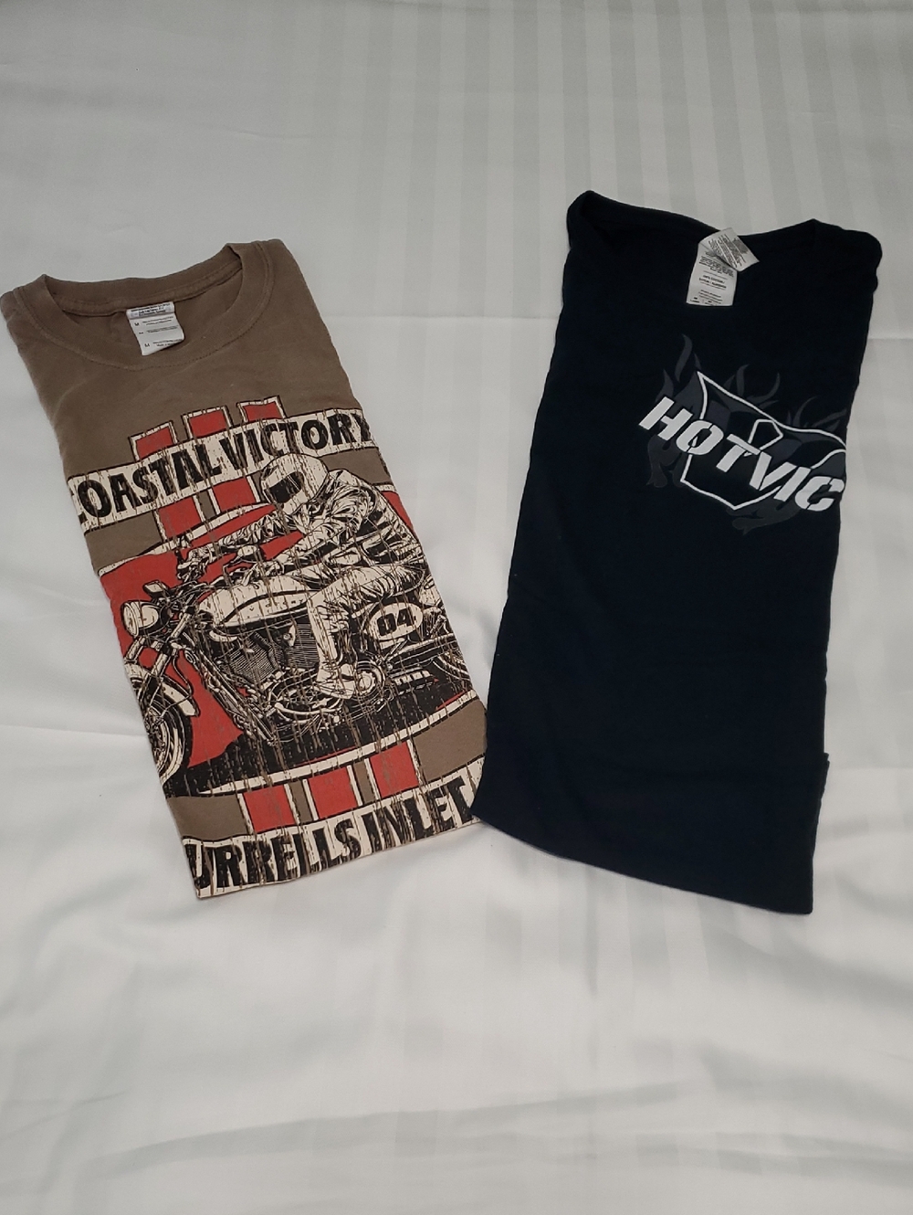 Gildan Brown and Black Short Sleeve Graphic Tees